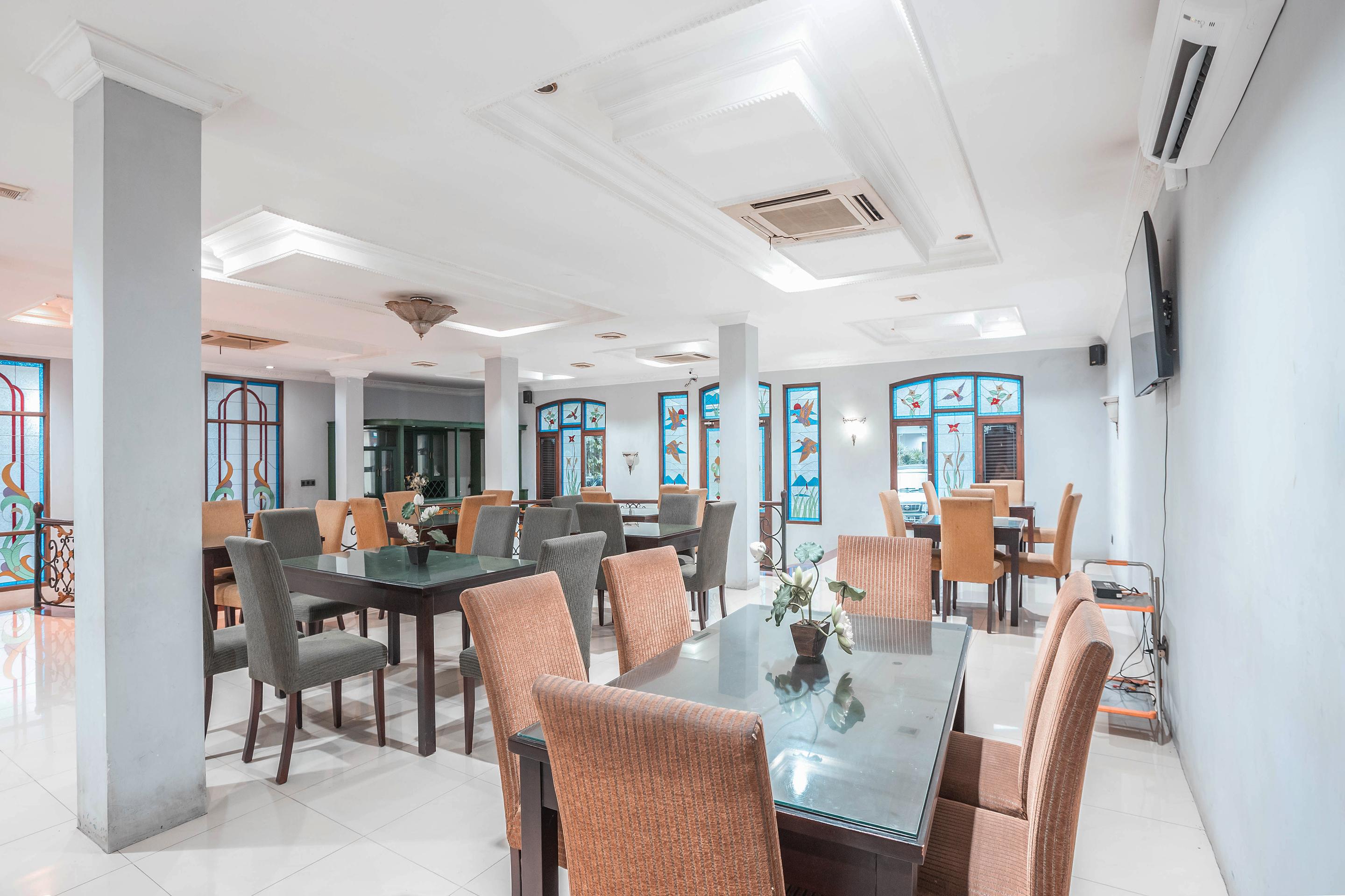 Super Oyo 686 Bunga Karang Hotel Bekasi Zewnętrze zdjęcie