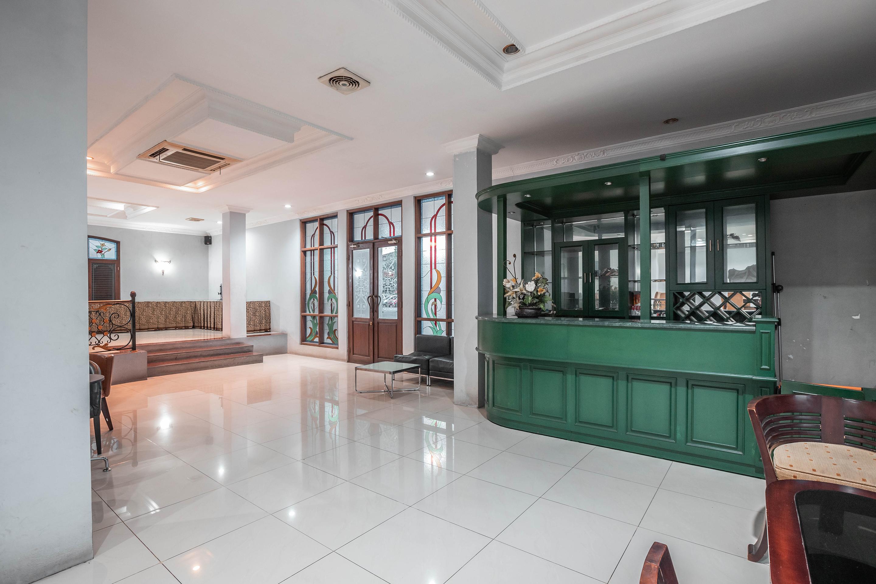 Super Oyo 686 Bunga Karang Hotel Bekasi Zewnętrze zdjęcie
