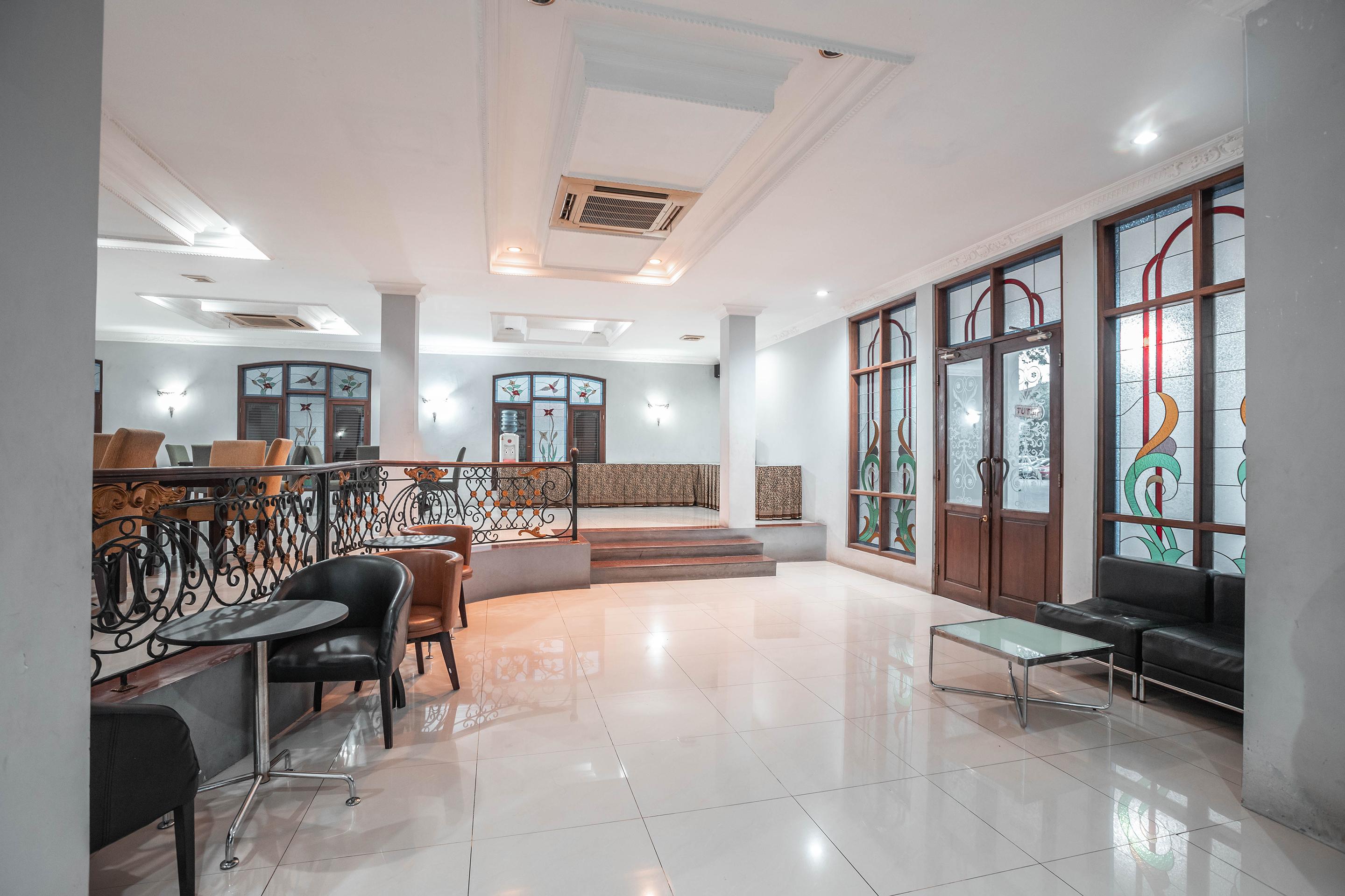 Super Oyo 686 Bunga Karang Hotel Bekasi Zewnętrze zdjęcie