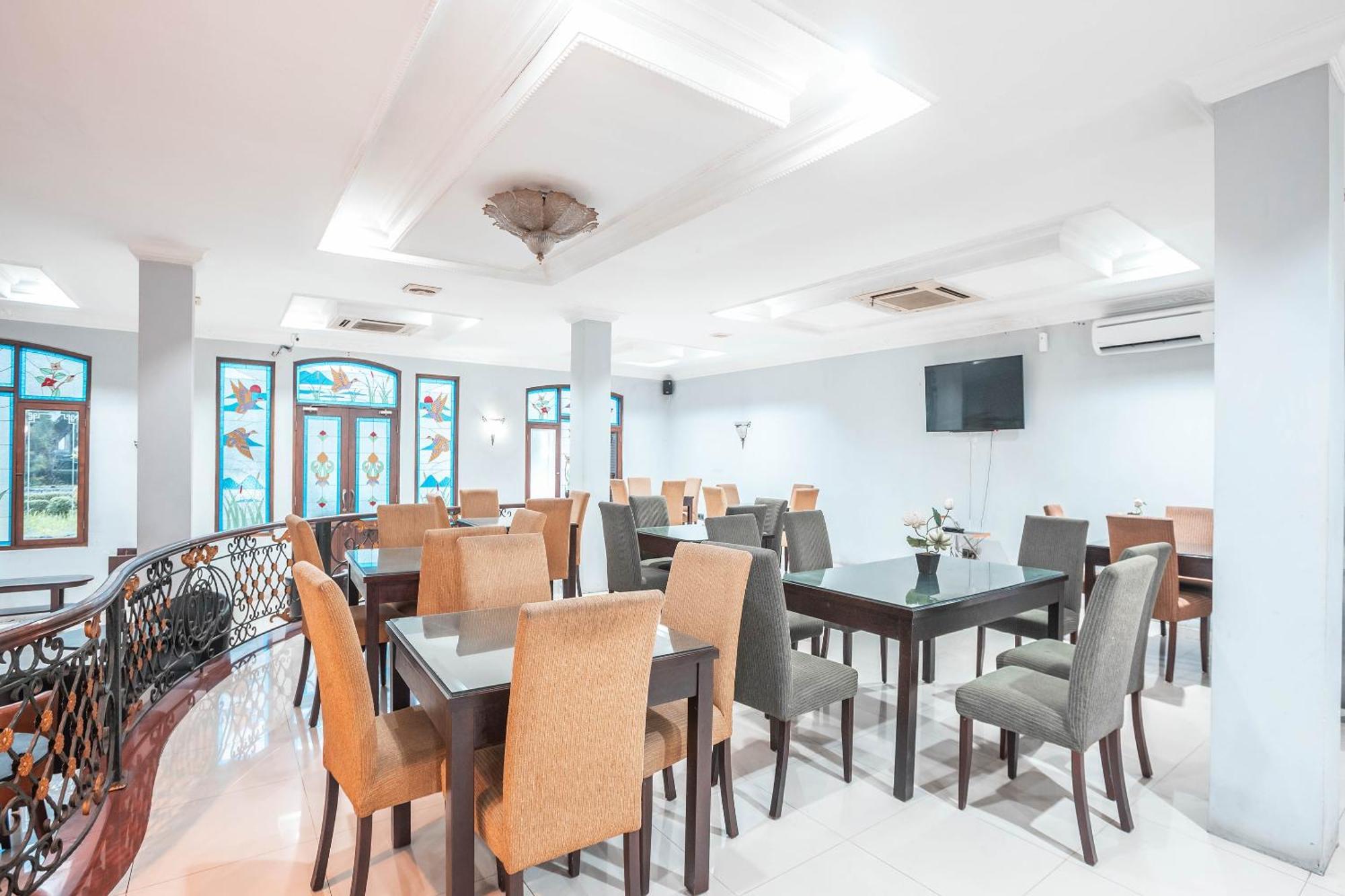 Super Oyo 686 Bunga Karang Hotel Bekasi Zewnętrze zdjęcie