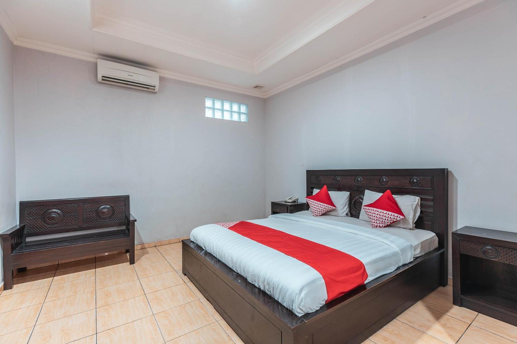 Super Oyo 686 Bunga Karang Hotel Bekasi Zewnętrze zdjęcie