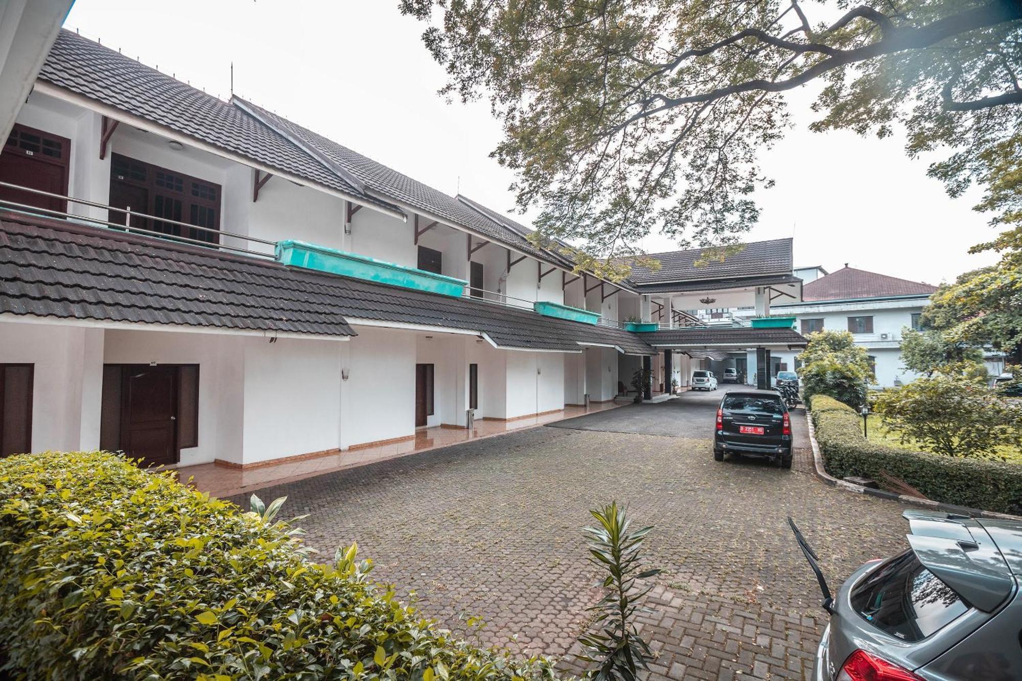 Super Oyo 686 Bunga Karang Hotel Bekasi Zewnętrze zdjęcie