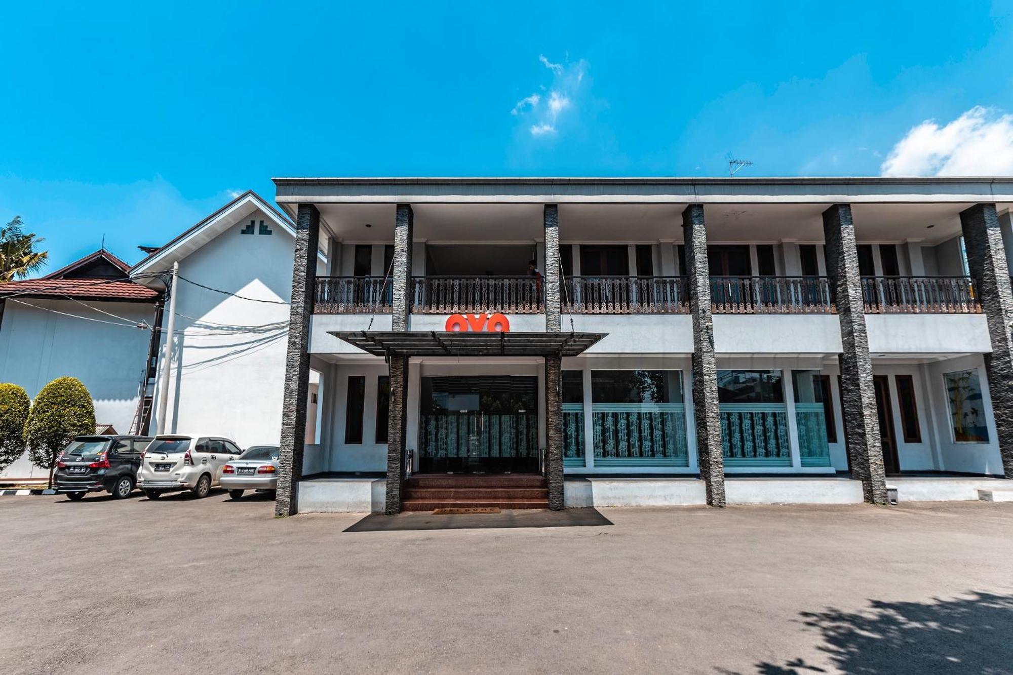 Super Oyo 686 Bunga Karang Hotel Bekasi Zewnętrze zdjęcie